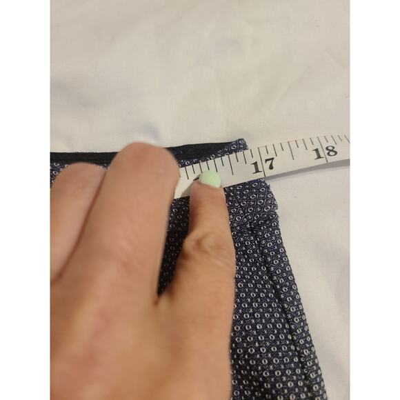 Maurices large women's navy and white capris - Picture 7 of 9